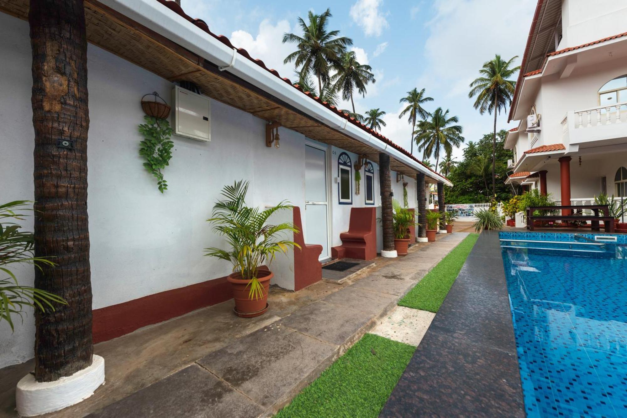 Hotel La Paulo'S Near Beach Resort Morjim Buitenkant foto